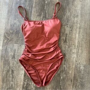 La Blanca Women's Island Goddess One Piece Swimsuit